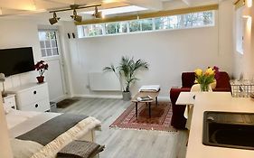 Brighton Boutique Garden Studio With Free Parking